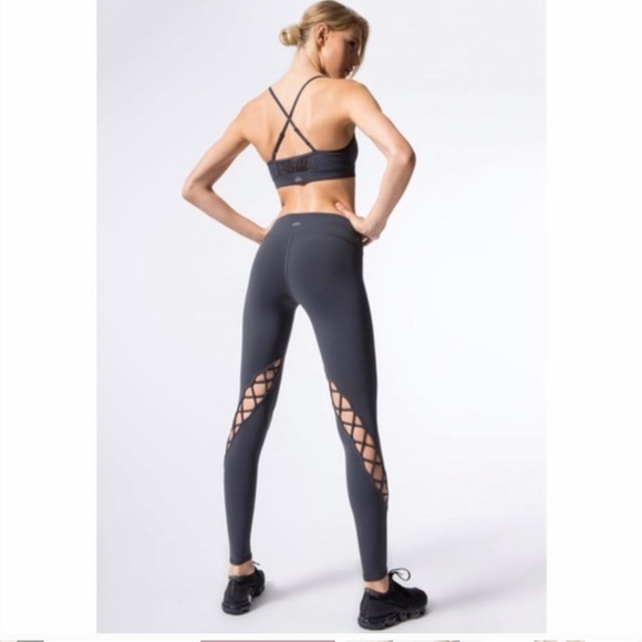 ALO Yoga Pants - Alo Grey Entwined Leggings (M)